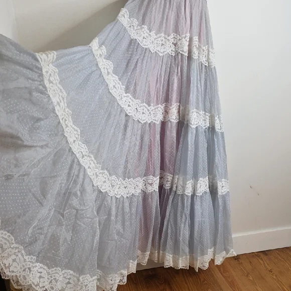 Elegant Lace Trimmed Maxi Dress VINTAGE, PROM , HIPPIE BOHO - Picture 3 of 11